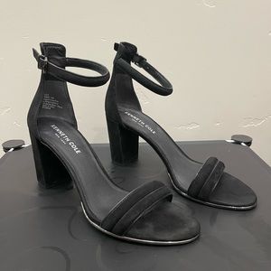 Woman’s Kenneth Cole Heels size:7